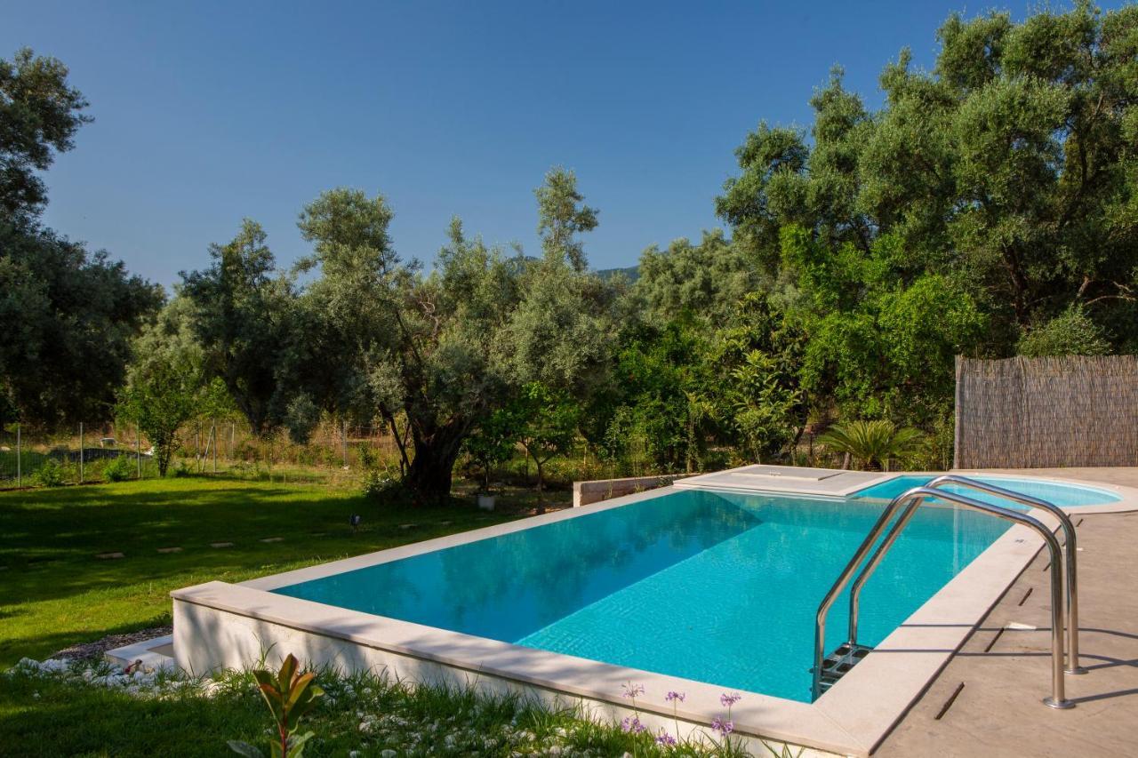 Averto Villas With Private Pool 奈德里 外观 照片