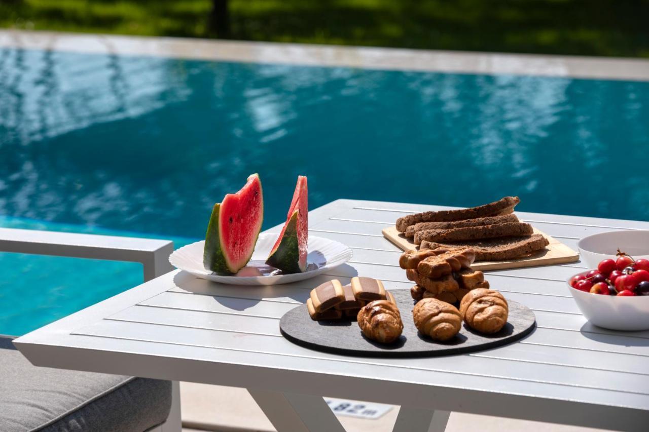 Averto Villas With Private Pool 奈德里 外观 照片
